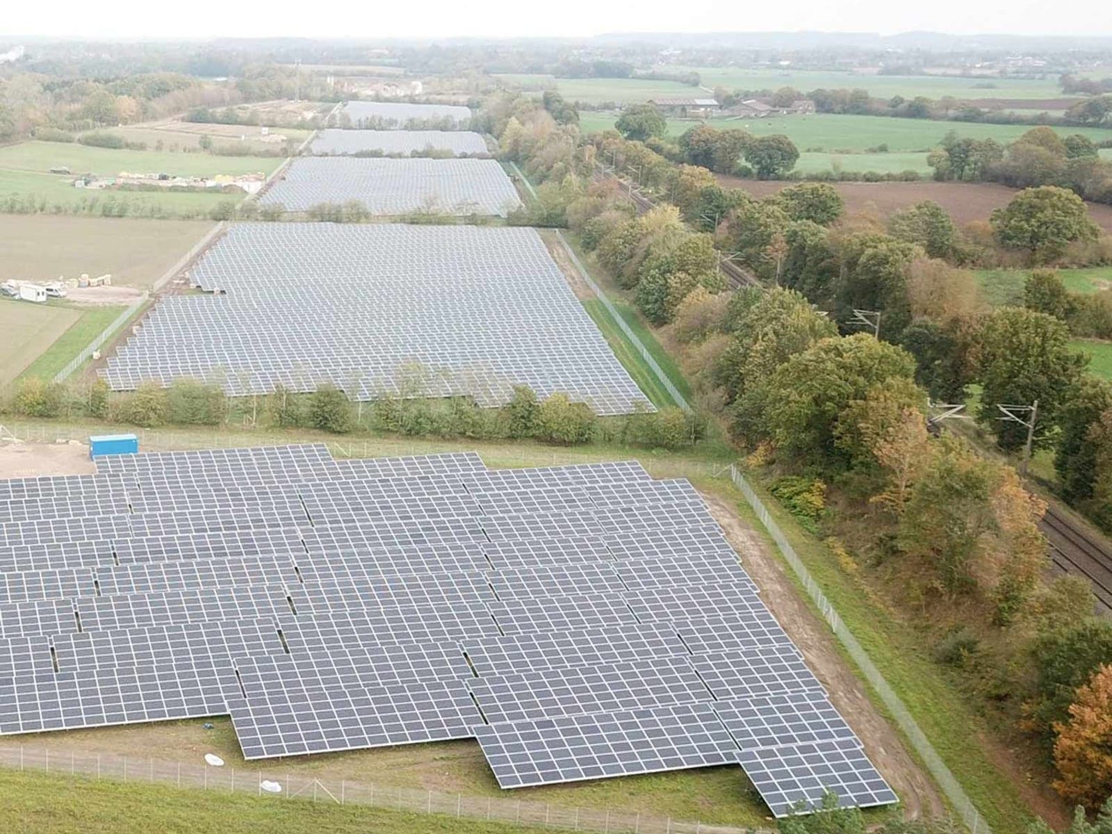 Photovoltaik-Freiflächenanlage — Symbolbild