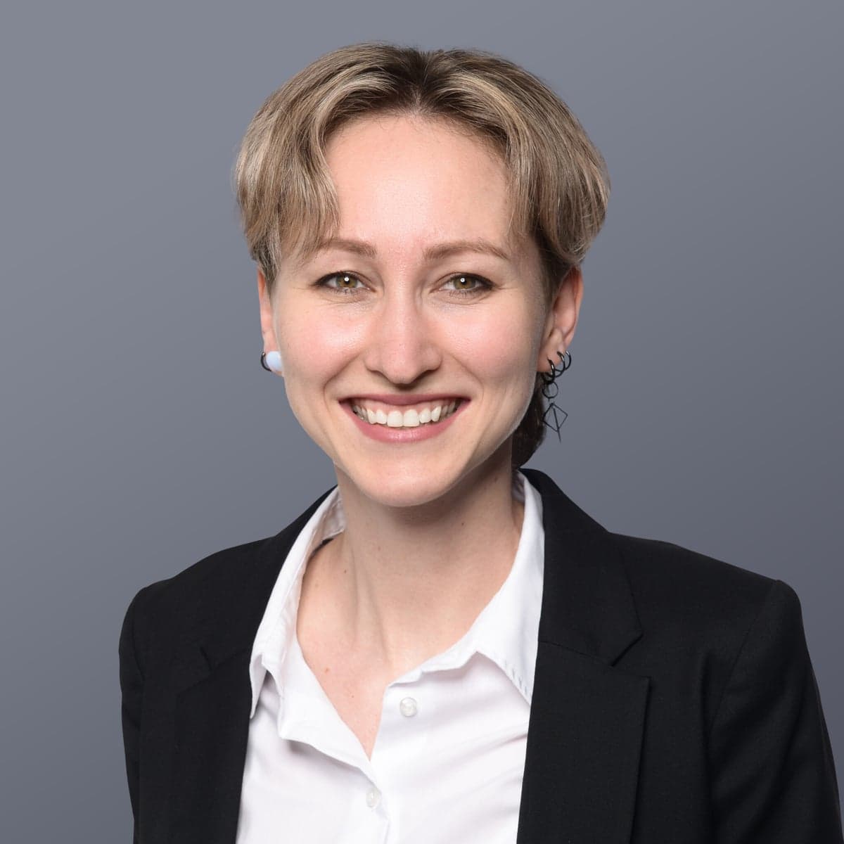PorträtEmilia Baron